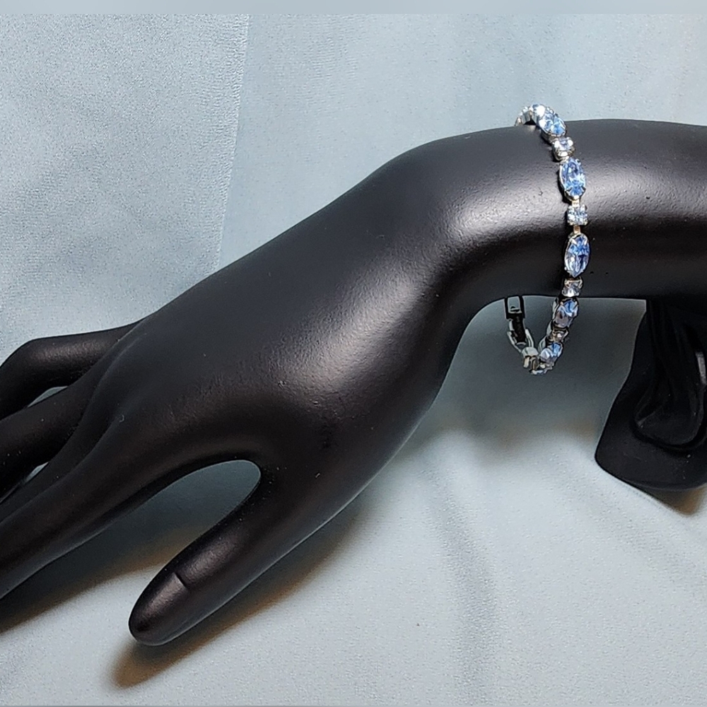 Vintage Weiss Two-tone Blue Rhinestone Bracelet Silver-Tone Mid-century 50s–60s - Picture 15 of 17